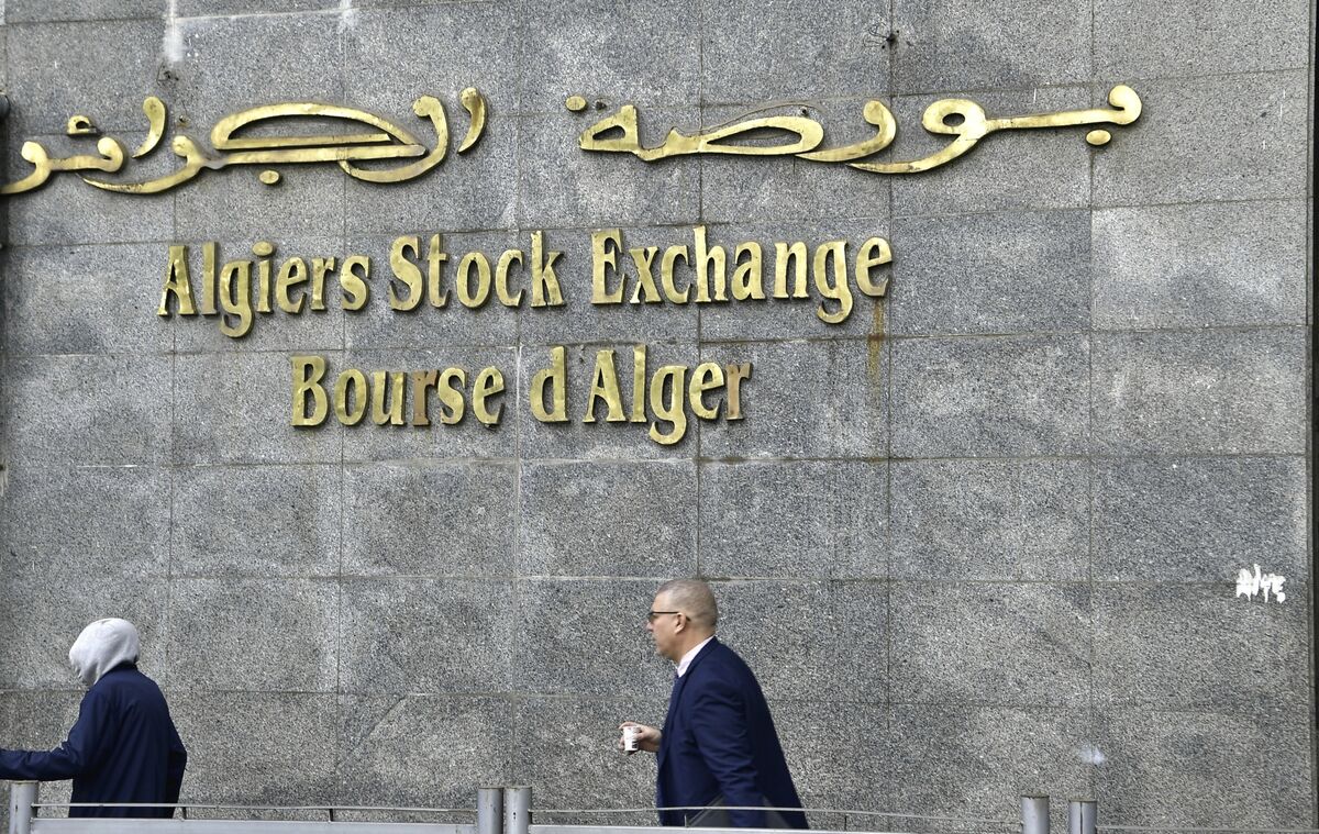 
                            Algeria to See Up to Three More IPOs in 2026, Regulator Says