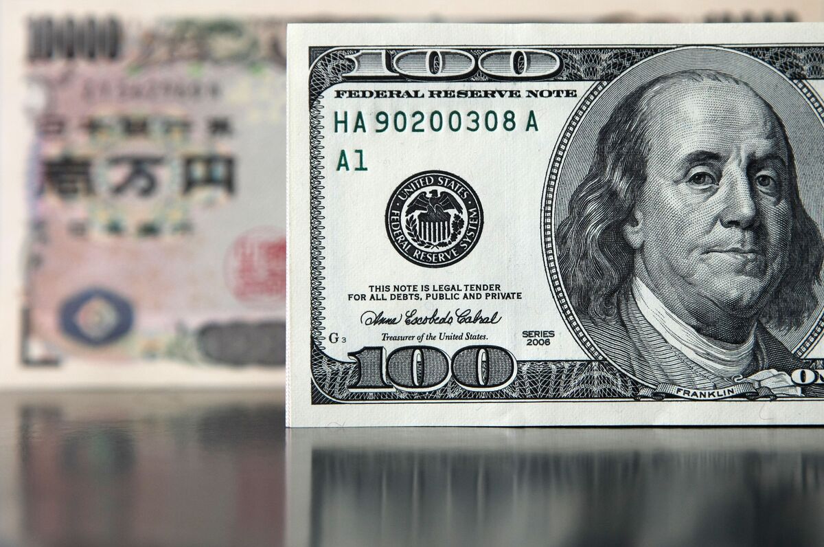円、対ドルで147円台前半に下落－トレーダーは介入リスク警戒 - ブルームバーグ