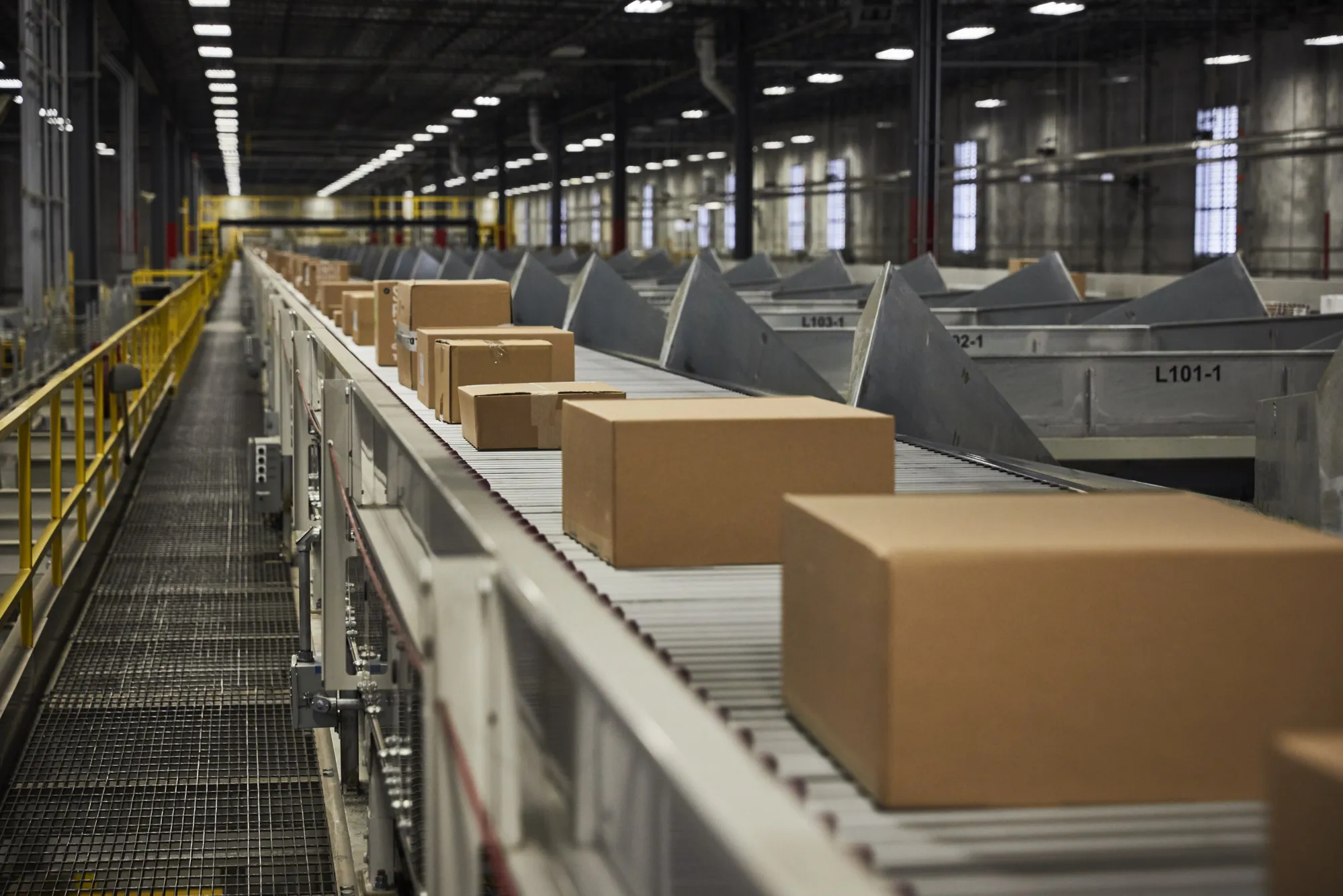 Inside A FedEx Ground Distribution Center As Company Sets Stage For Solid Growth
