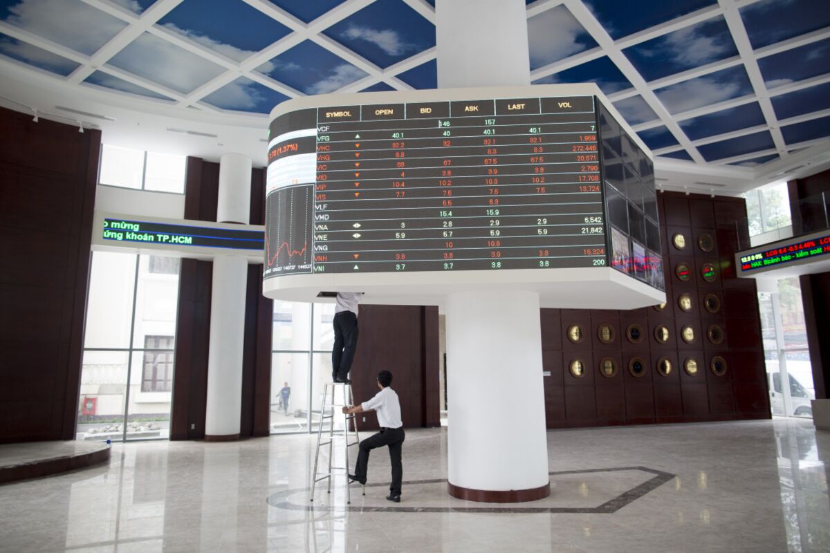 Vietnam’s Techcom Raises $410 Million in Oversubscribed IPO