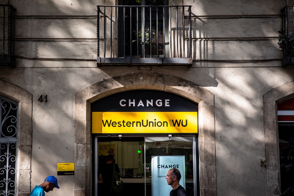 Western Union to Test Debit, Credit Card Offerings in Bank Push ...