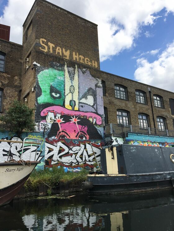 Want to See London the Socially Distant Way? Try Kayaking the Canals