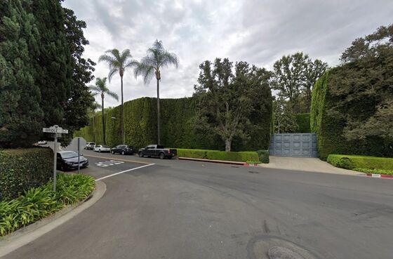 Jeff Bezos Sets Record With $165 Million Beverly Hills Home Purchase