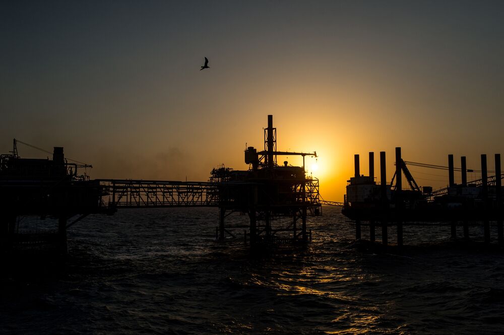 An Iranian oil platform in the Persian Gulf.