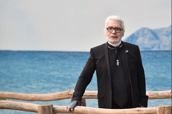 Karl Lagerfeld’s ‘Bad Cold’ Raises Questions About Chanel