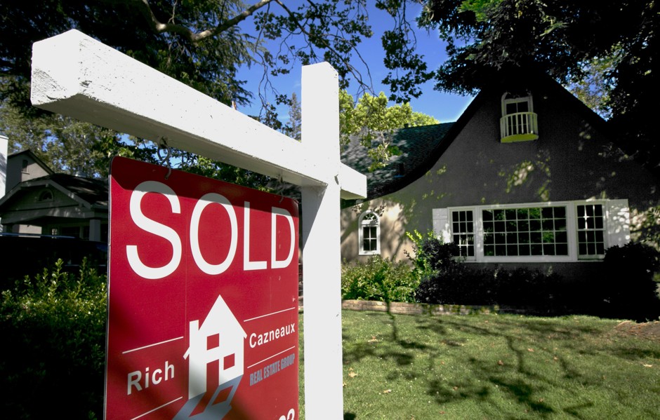 Young homebuyers are increasingly purchasing their first home before marriage.