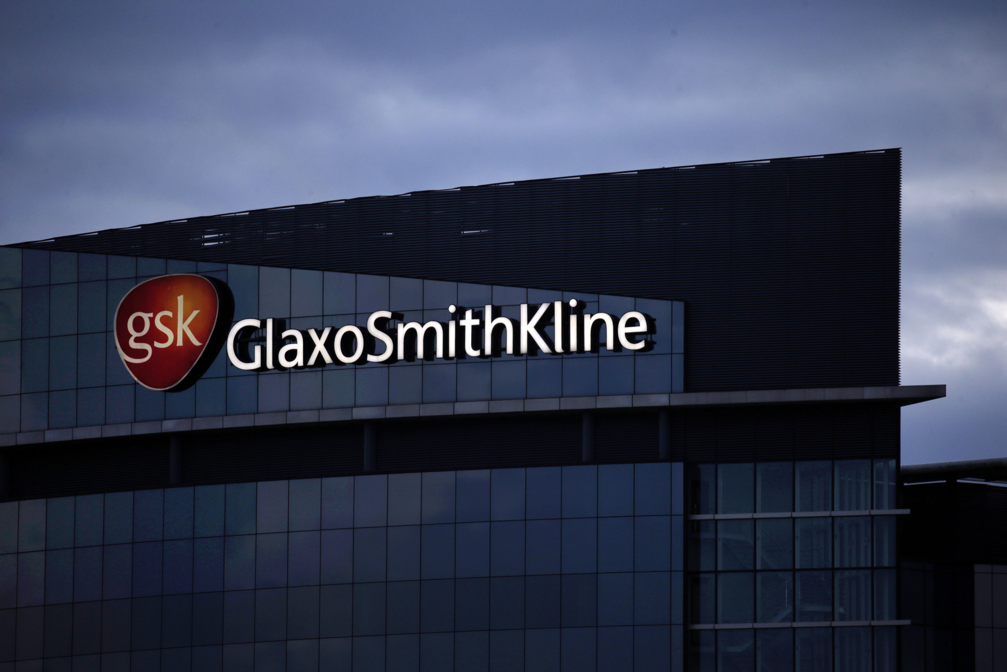 GlaxoSmithKline Earnings Dividend, Spending Plans Clash Bloomberg