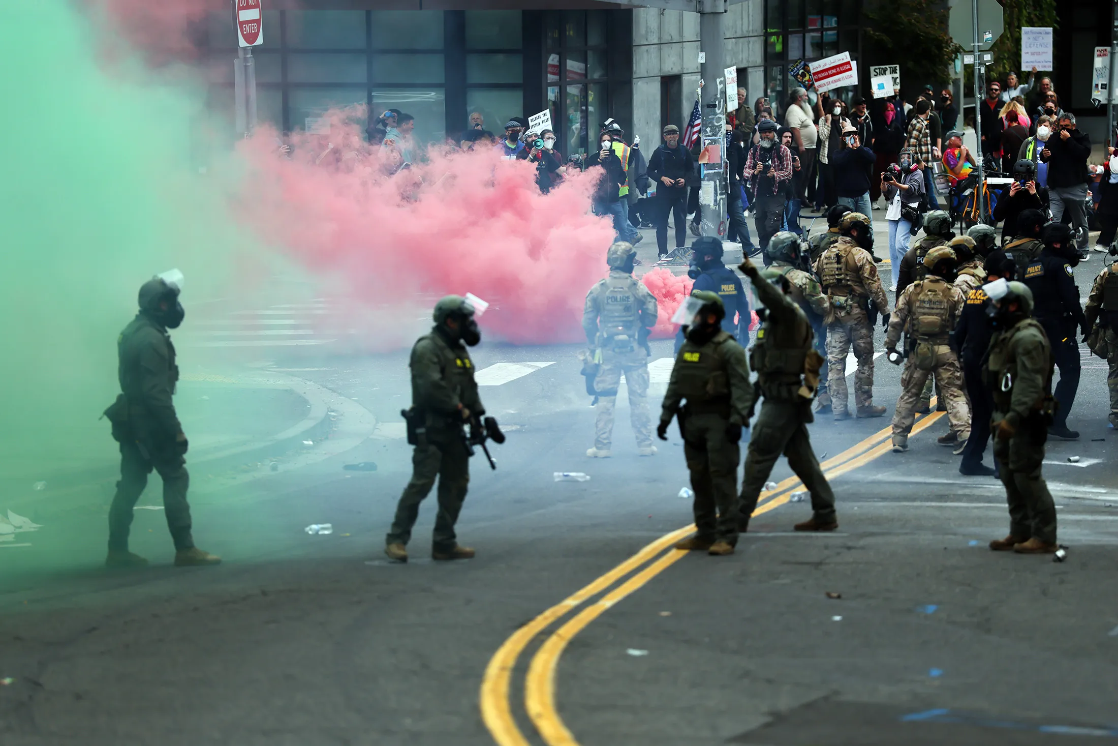 トランプ政権によるオレゴン州での州兵動員計画、米連邦地裁が阻止