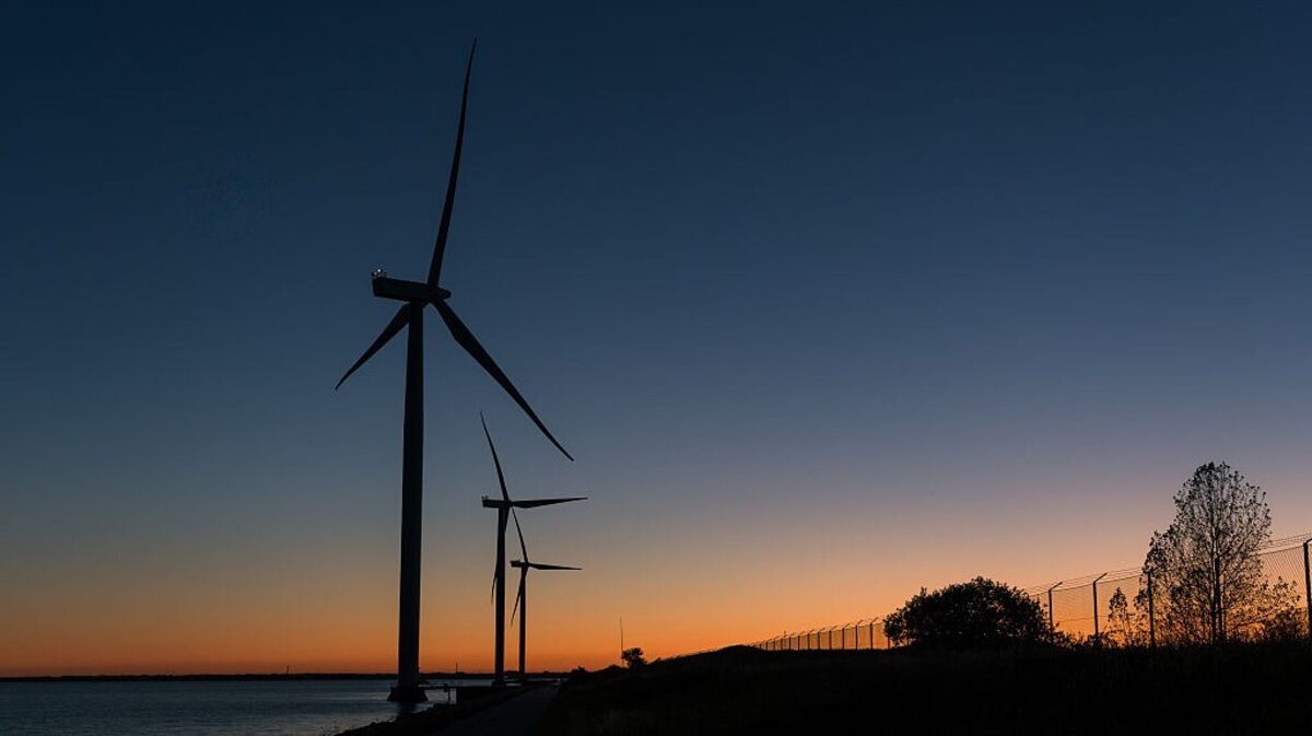 Orsted to Sell Shares at 67% Discount in Rights Offering