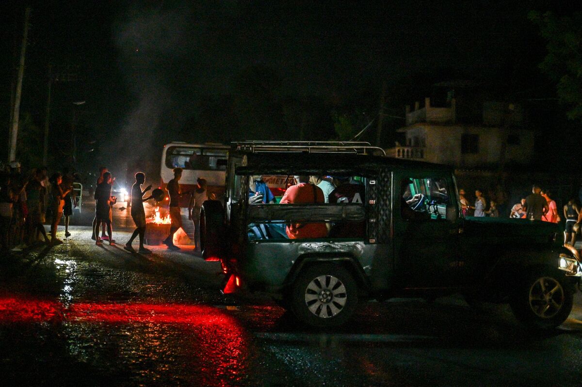 bloomberg.com - Michael D McDonald - Cuba Rolls Out More Economic Reforms as US Pressure Mounts