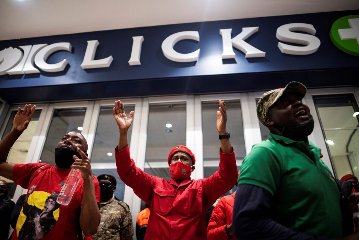 Clicks stores trashed over racist ad