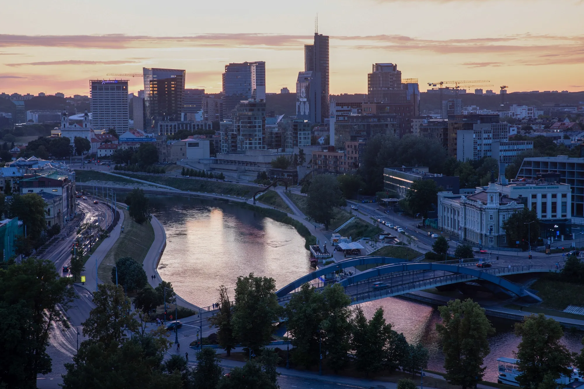 A European FinTech Hub Prepares to Get Tough on Crypto Companies - Bloomberg