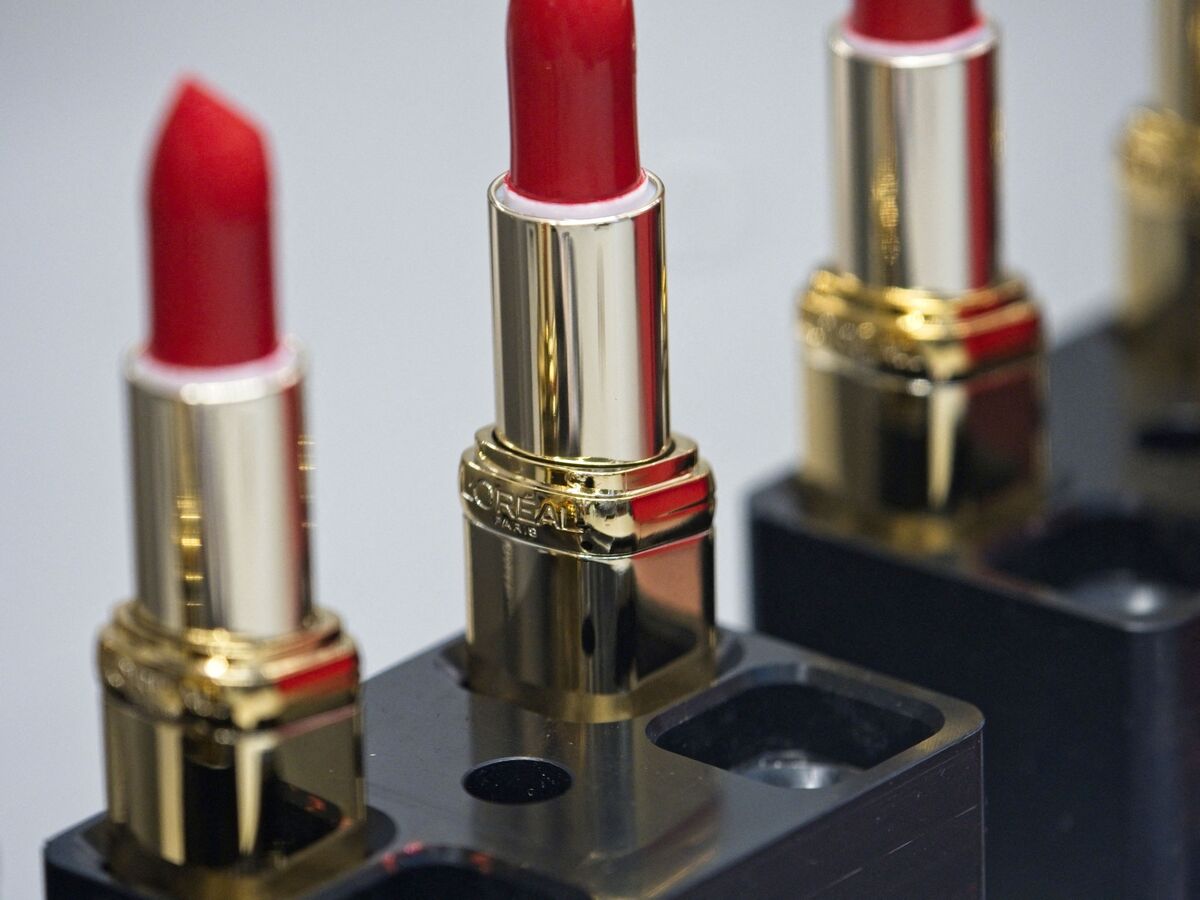L'Oréal Reportedly Targets Armani Beauty Stake in Planned 15% Sale