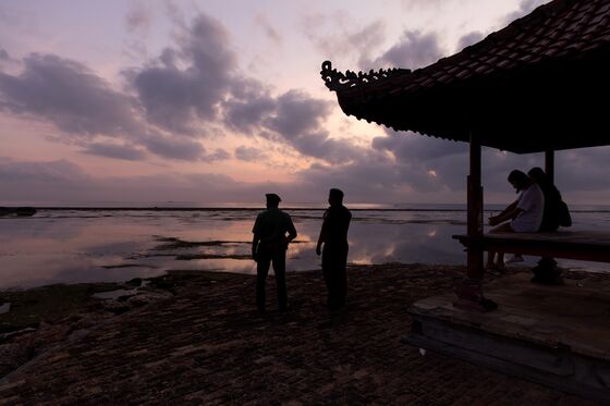 Bali Earthquake Greets Finance Chiefs in Island of the Gods