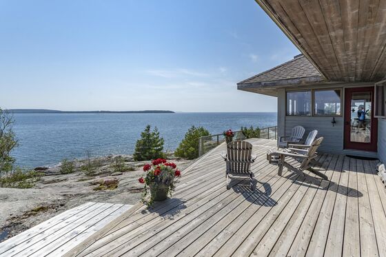 Eight Private Islands for Sale Perfect for Long-Term Getaways