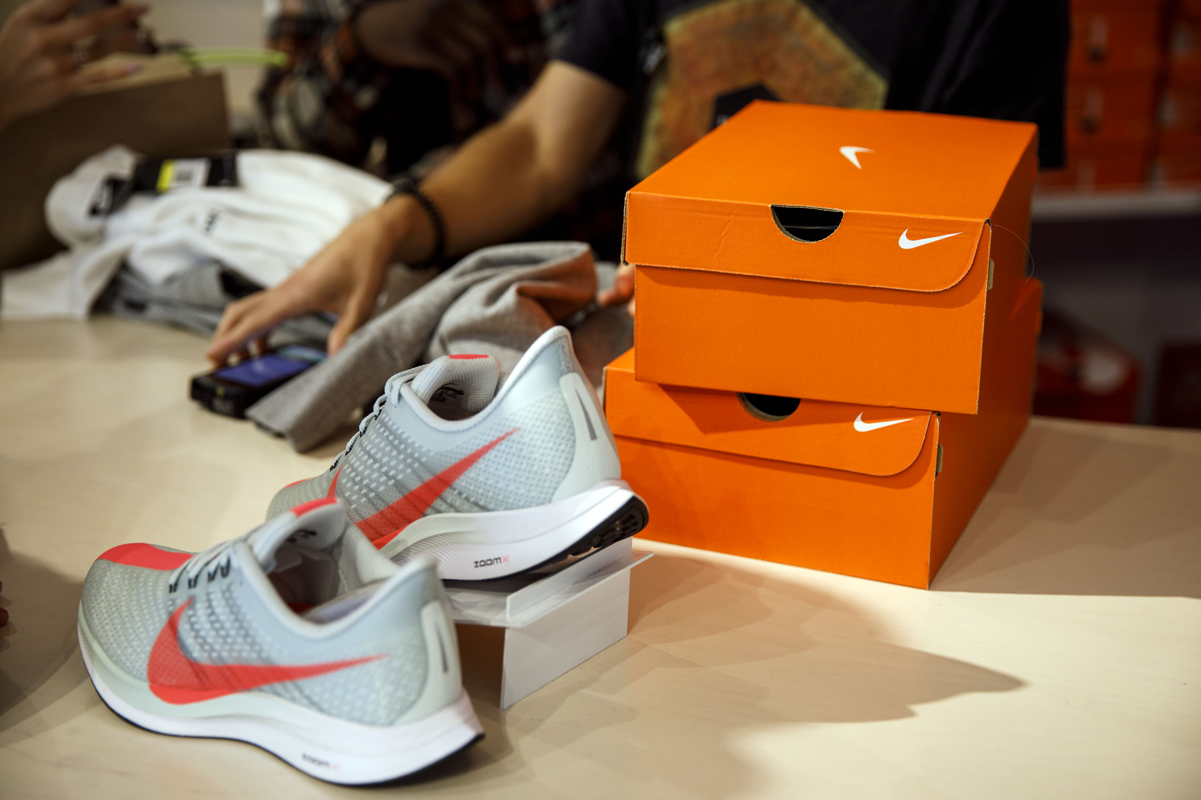 Shoes sell. Найк ордер. Nike Nike face. Nike order with kiroume.