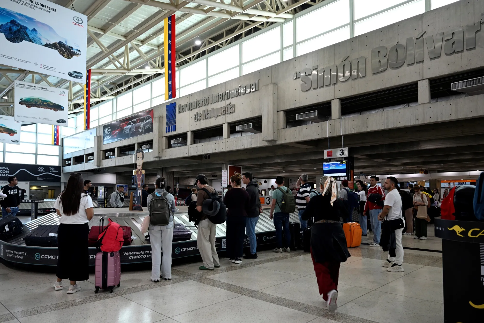 Venezuela Airport Reawakens in Early Sign of Economic Recovery - Bloomberg
