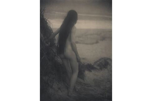 Alice Boughton. Nude on Dune (1906). Platinum print.