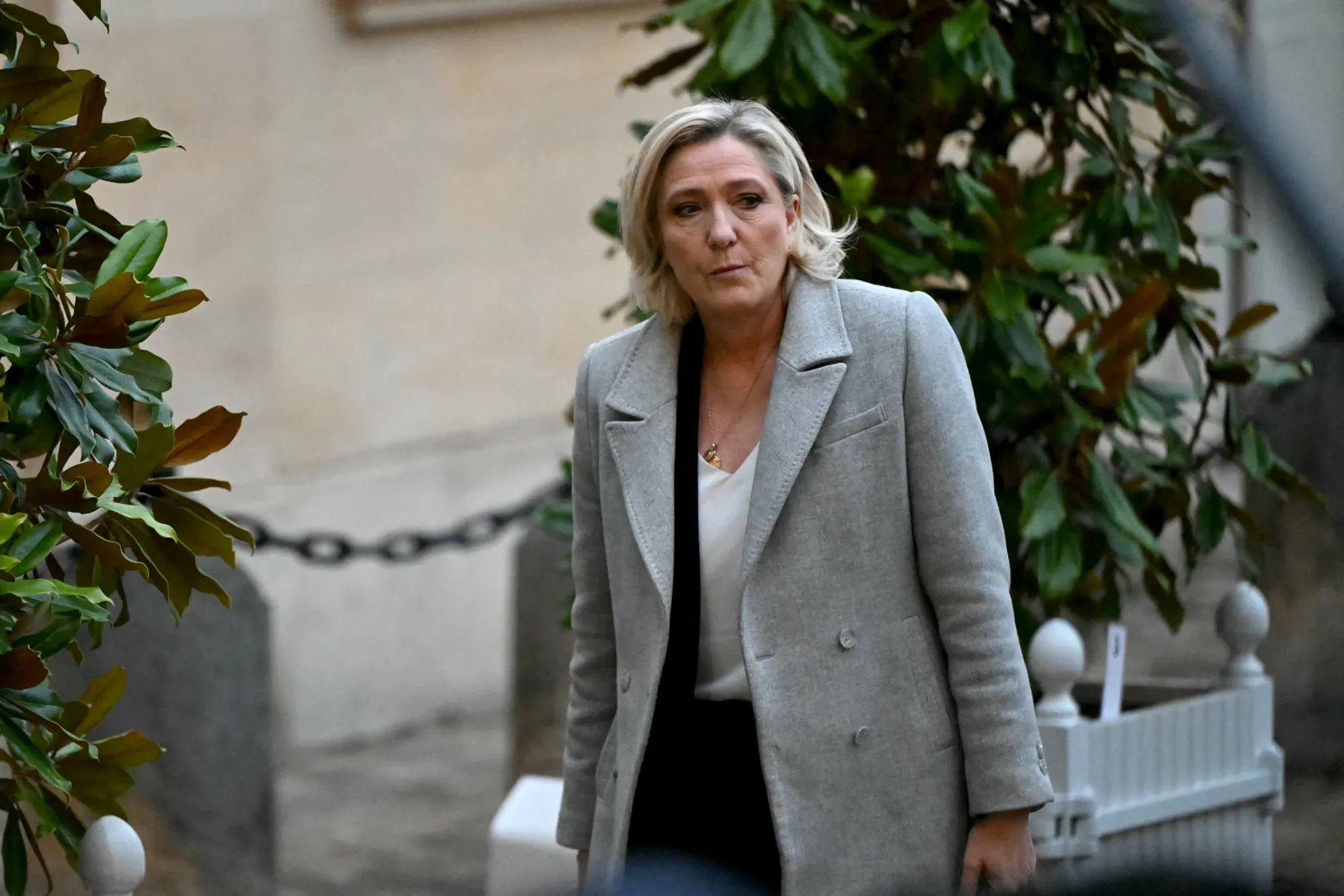 Bayrou Meets Le Pen in Effort to Form New French Government - Bloomberg Bayrou to Meet Le Pen as Efforts to Form French... 