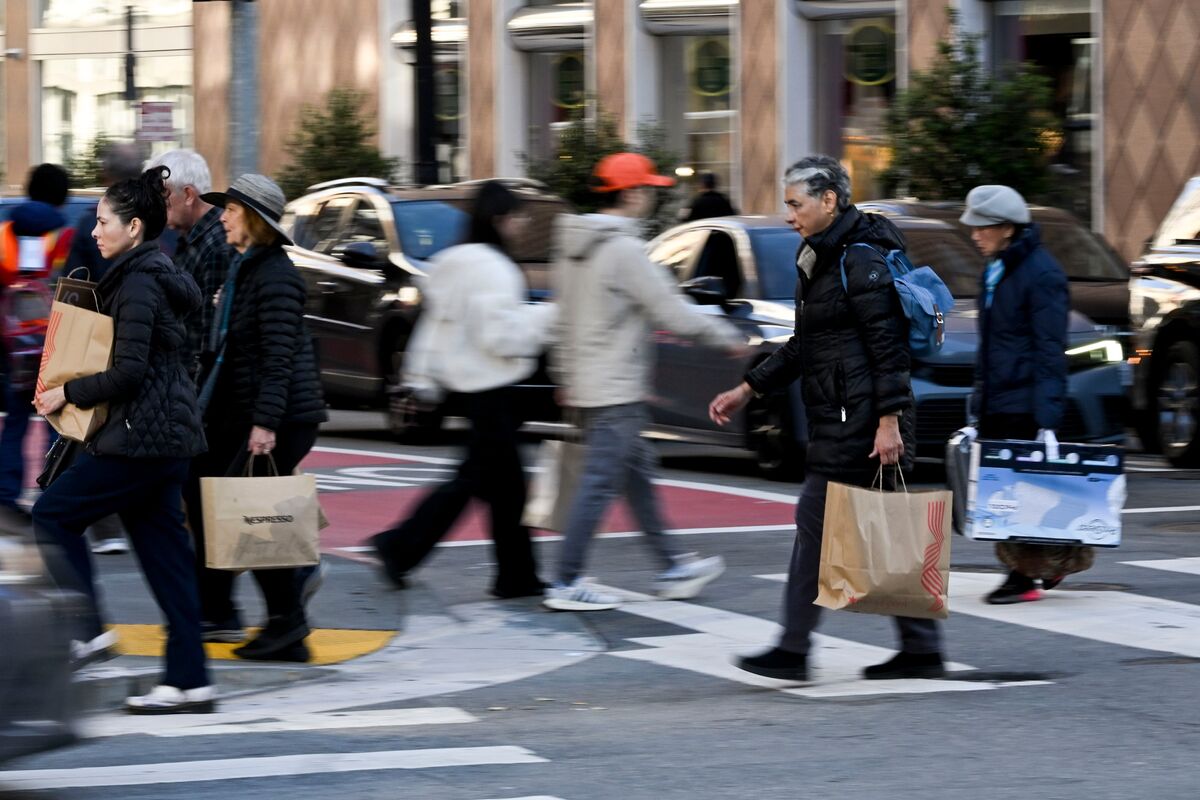 Thanksgiving Weekend Shopping Falls to 197 Million