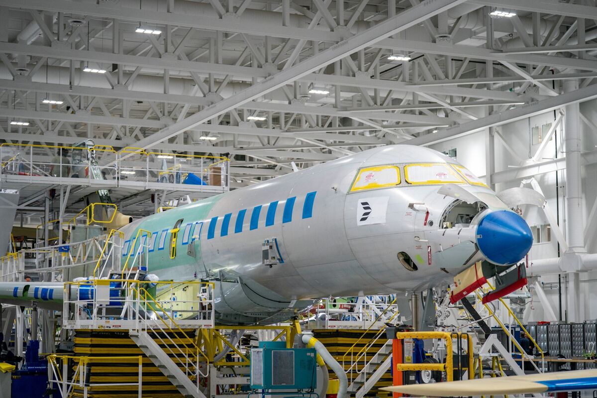 Bombardier to Invest $78 Million Expanding Singapore Service Hub