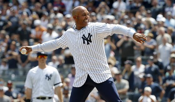 Yankees’ Rivera Is Latest Athlete to Receive Medal of Freedom