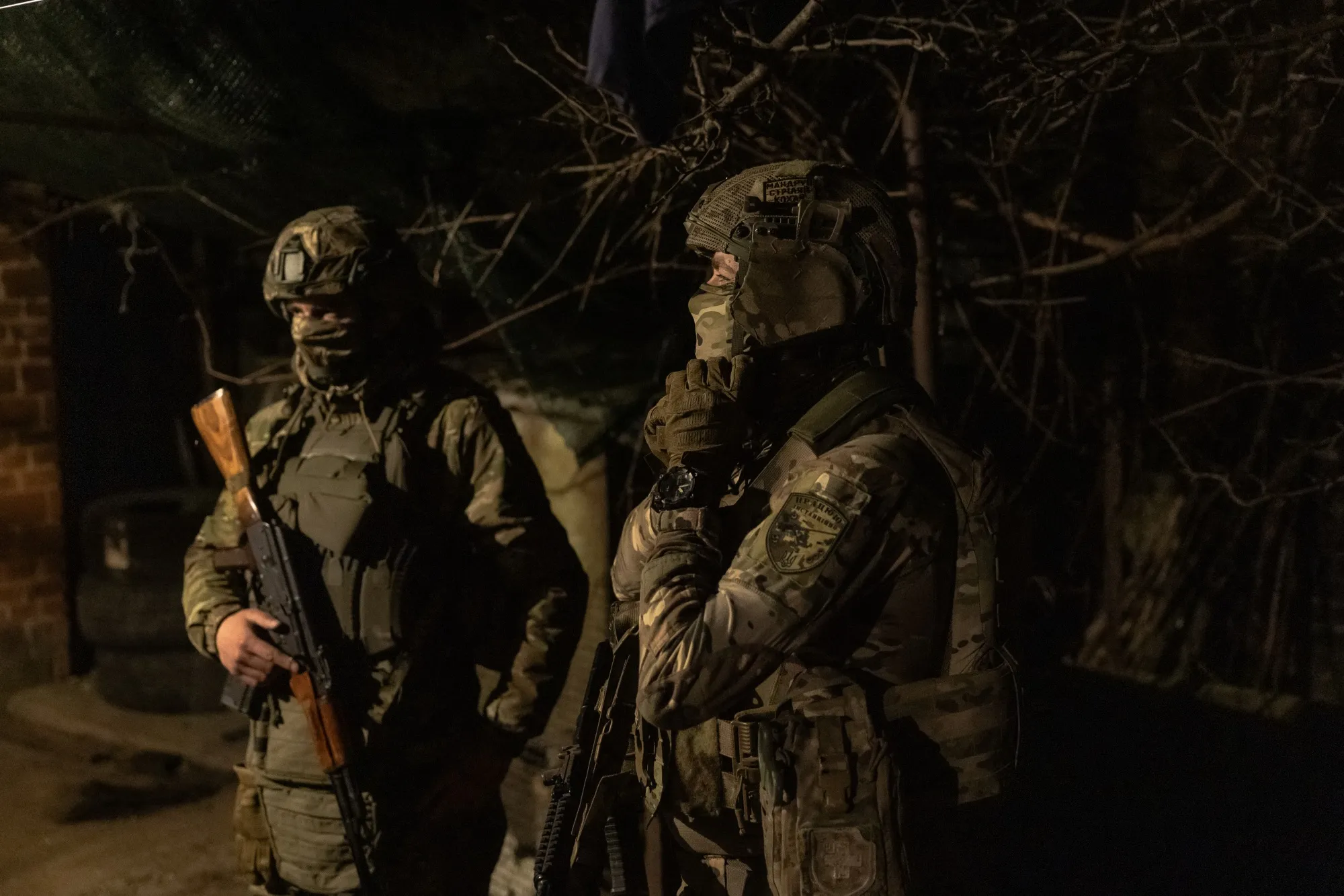 Ukrainian soldiers&nbsp;gather.