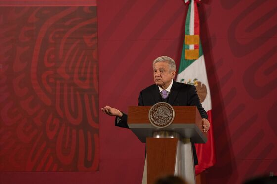 Mexican President Changes Covid Tone, Asks People to Stay Home