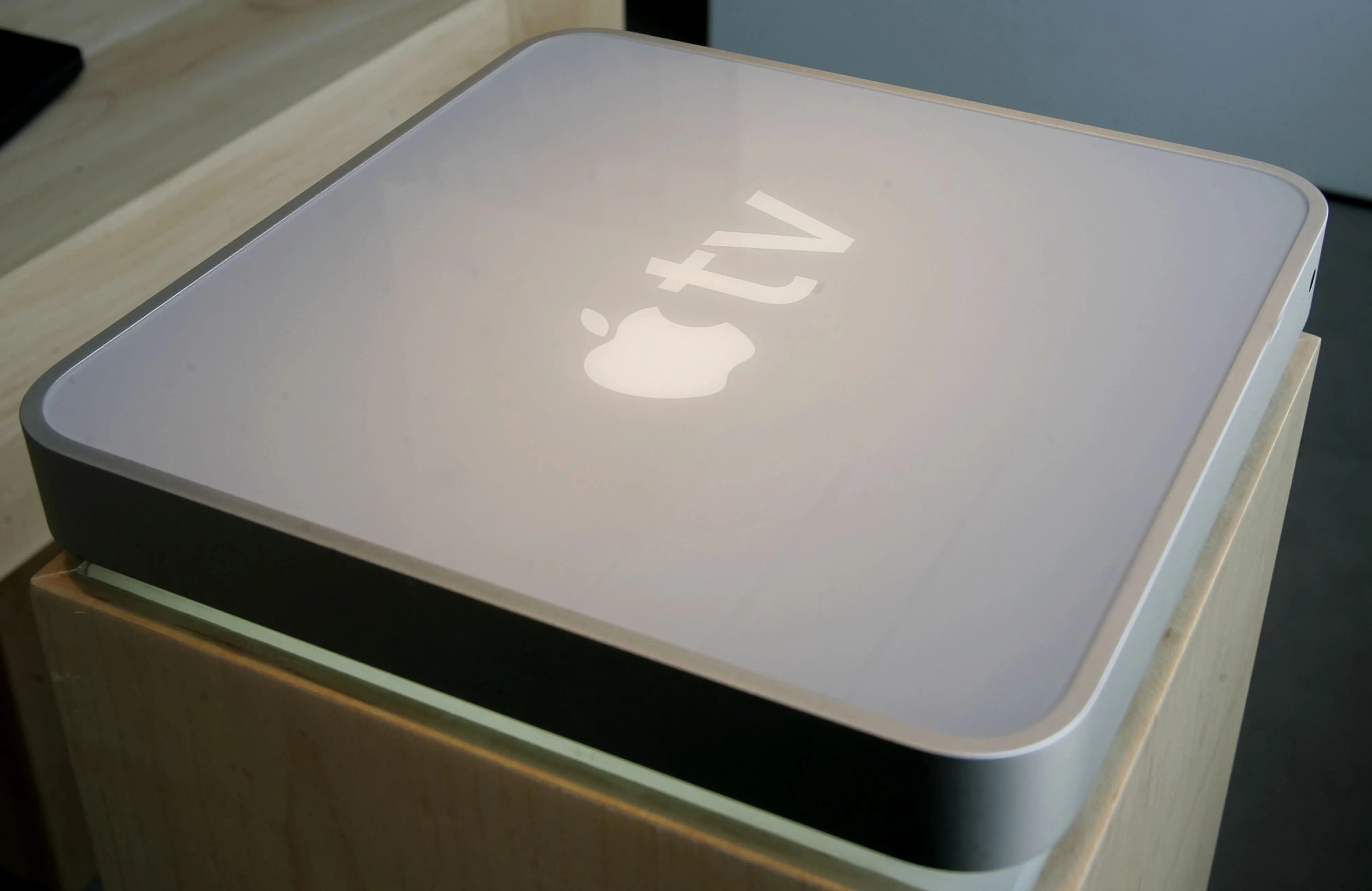 APPLE TV