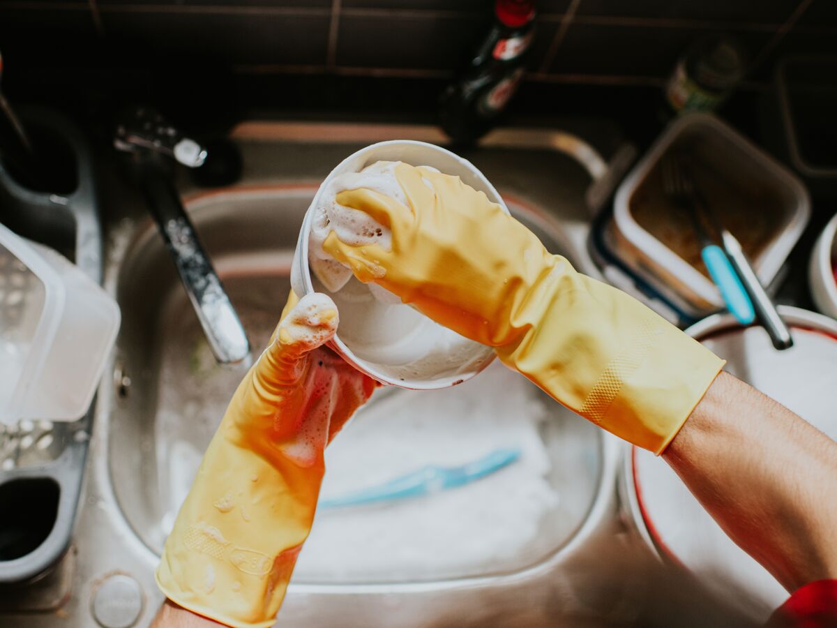 Gen Z Wants to Unplug? Try Doing the Dishes