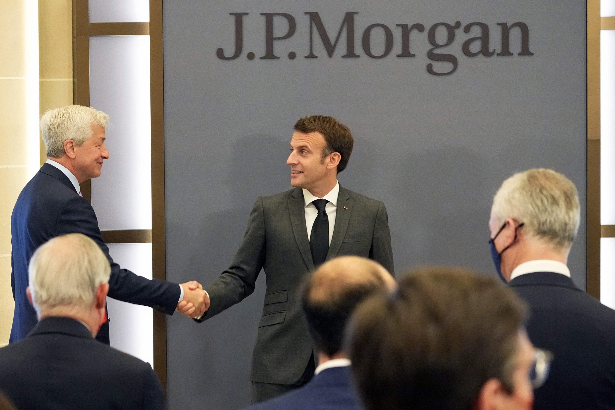 Jamie Dimon Says Paris Is JPMorgan's New EU Trading Hub - Bloomberg