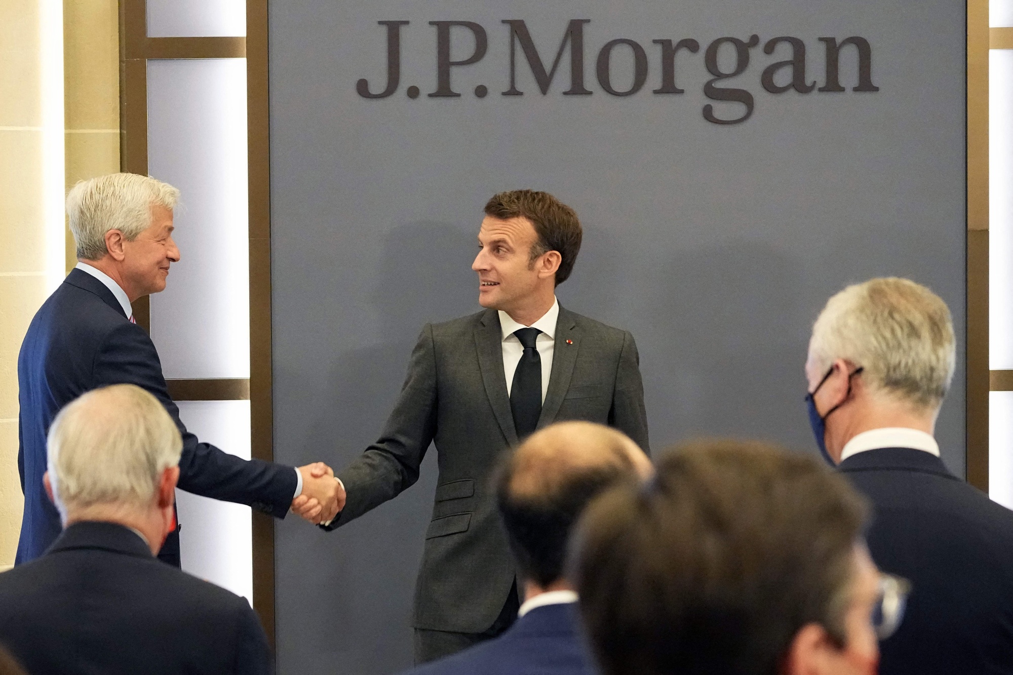 jamie-dimon-says-paris-is-jpmorgan-s-new-eu-trading-hub-bloomberg