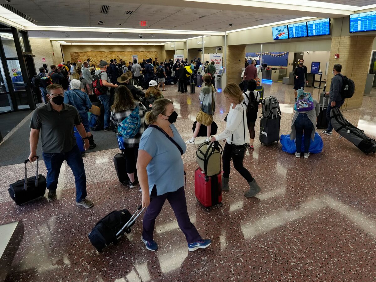 Southwest Air (LUV) Flight Cancellations Move Into Fourth Day With 10% ...