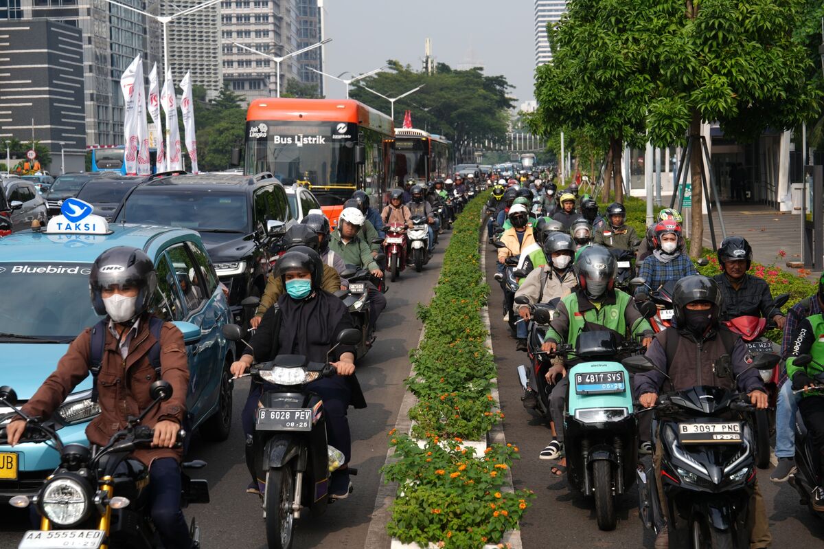 assets.bwbx.io image