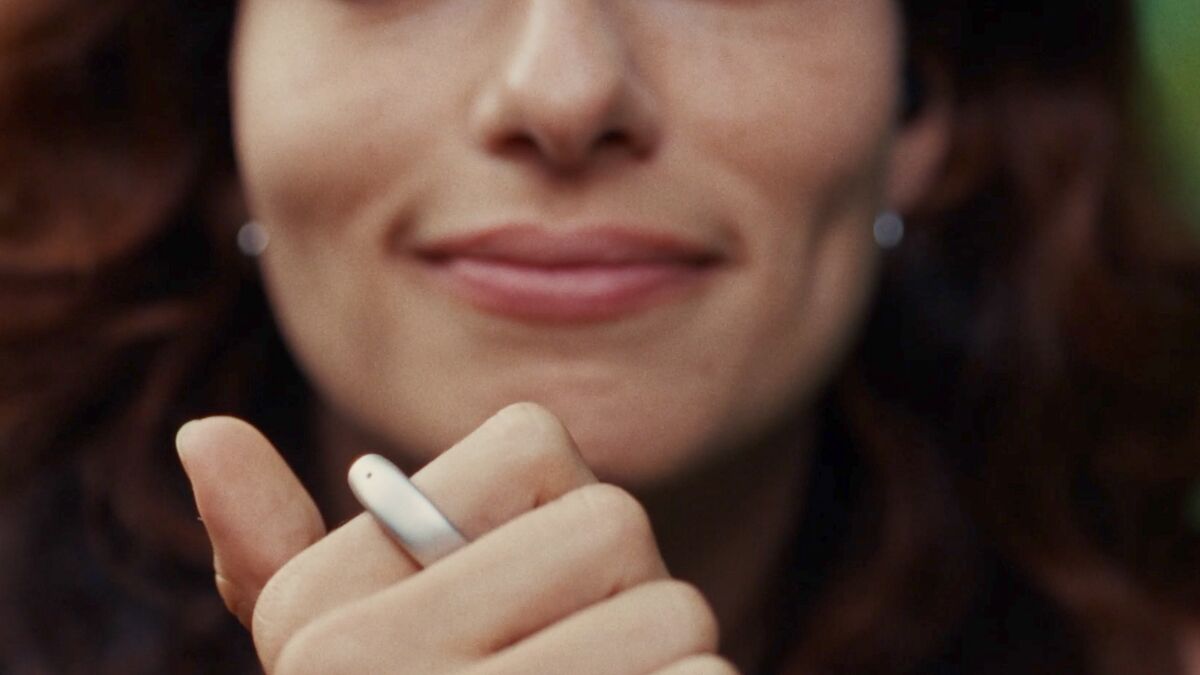 ⚫️ BLOOMBERG: "Stream Ring: Il Dispositivo Indossabile che Rivoluziona l'Intelligenza Artificiale"