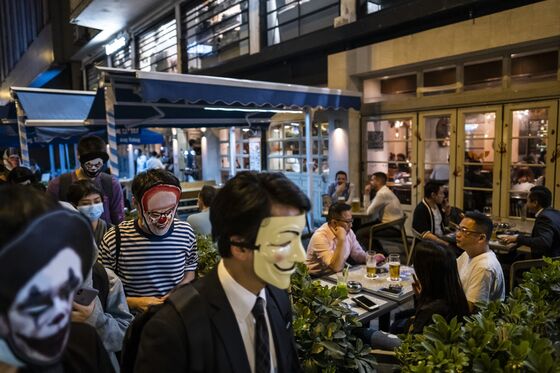 Hong Kong’s Job Market Starts Weakening as Recession Deepens