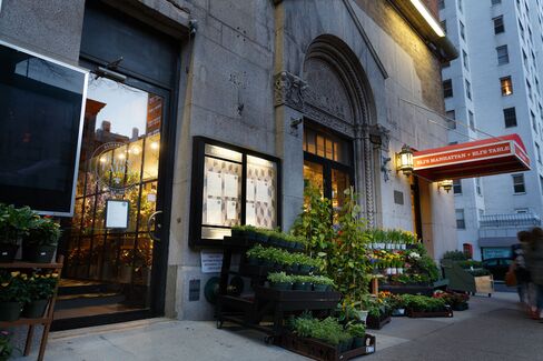 Eli's Table represents a well-done face lift for Eli Zabar's food empire on the Upper East Side.