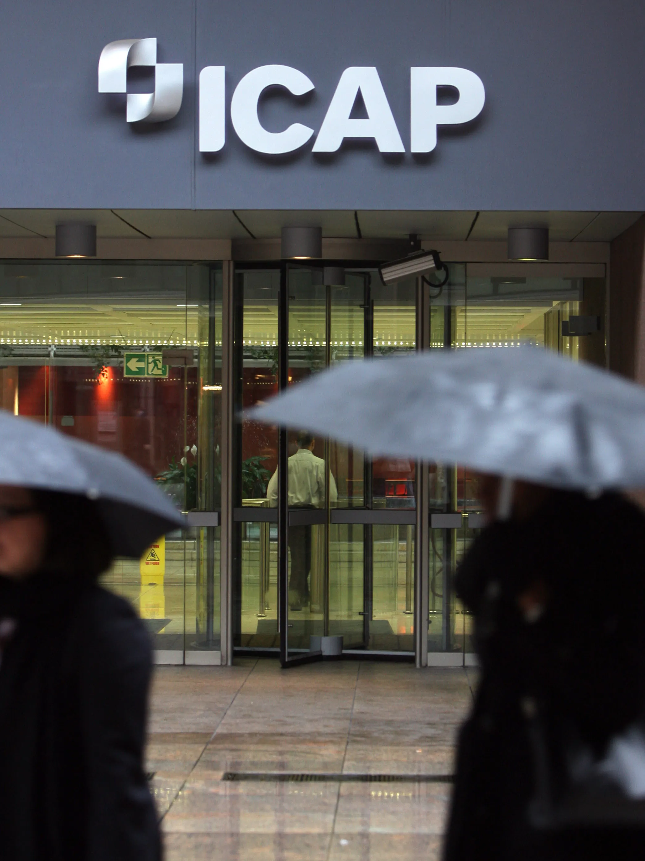 ＩＣＡＰ率いる企業集団がＬＣＨに買収案、最大8.87億ユーロ－関係者 - Bloomberg