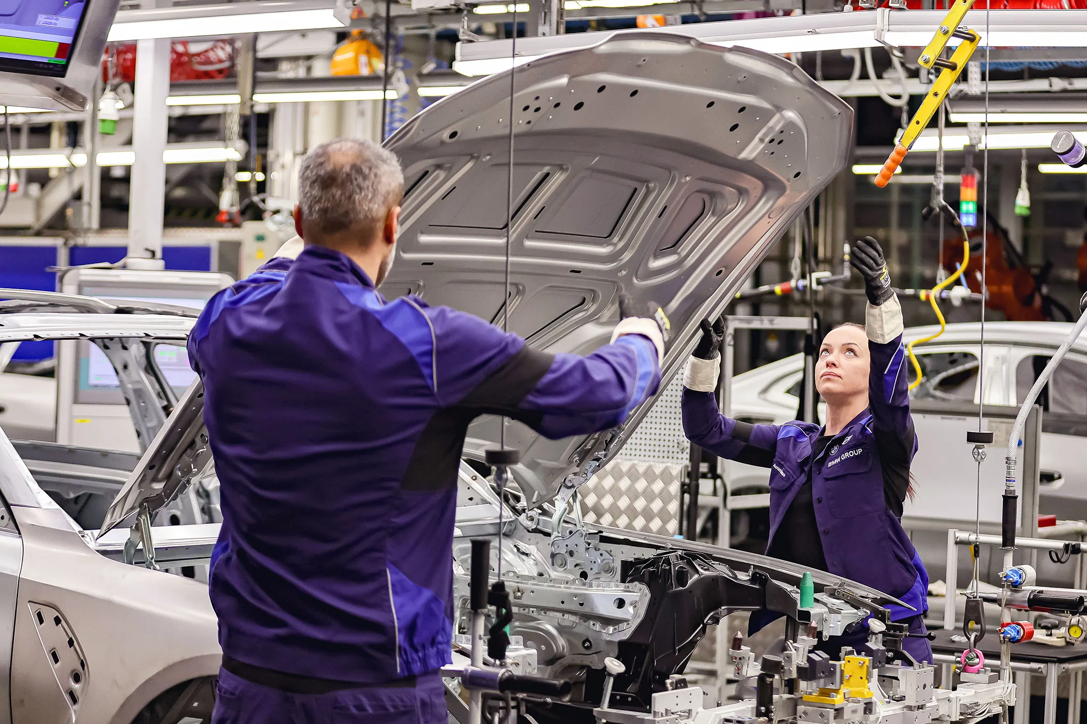 BMW confirmed its full-year outlook of an auto margin of at least 5%.