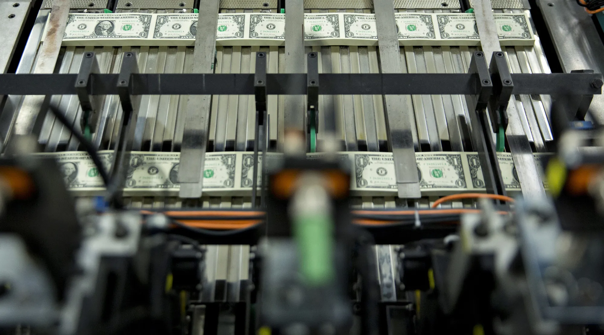 European Banks Swarm Dollar Market For AT1 Debt: Credit Weekly - Bloomberg