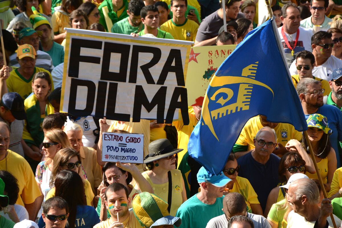 Brazil Bond Stigma Stays in Brazil as Overseas Units Boost Sales