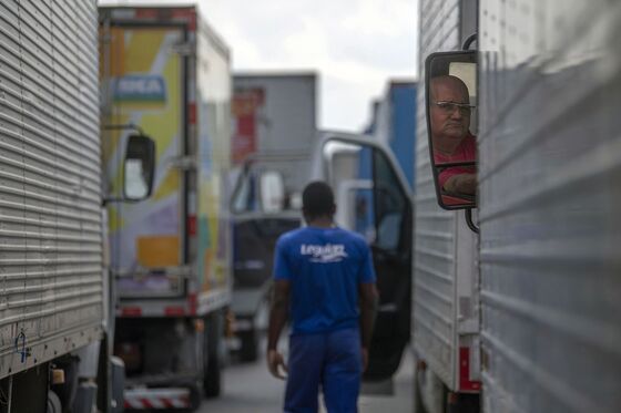 A Billion Dead Chickens Show Toll of Strike Crippling Brazil