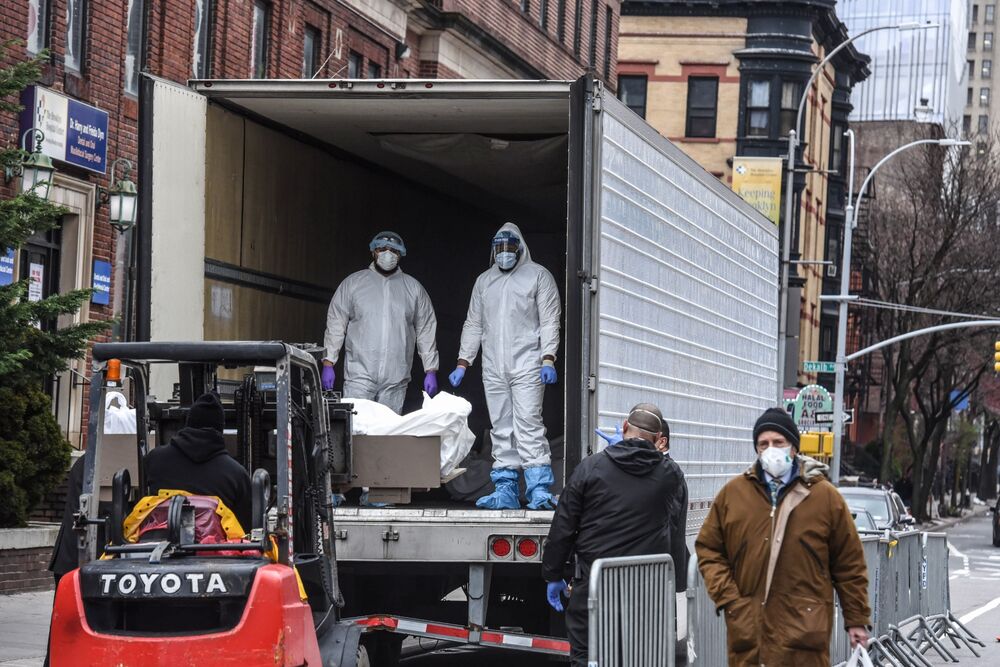 Pentagon Confirms It S Seeking 100 000 Body Bags In Virus Crisis Body Bags In Virus Crisis