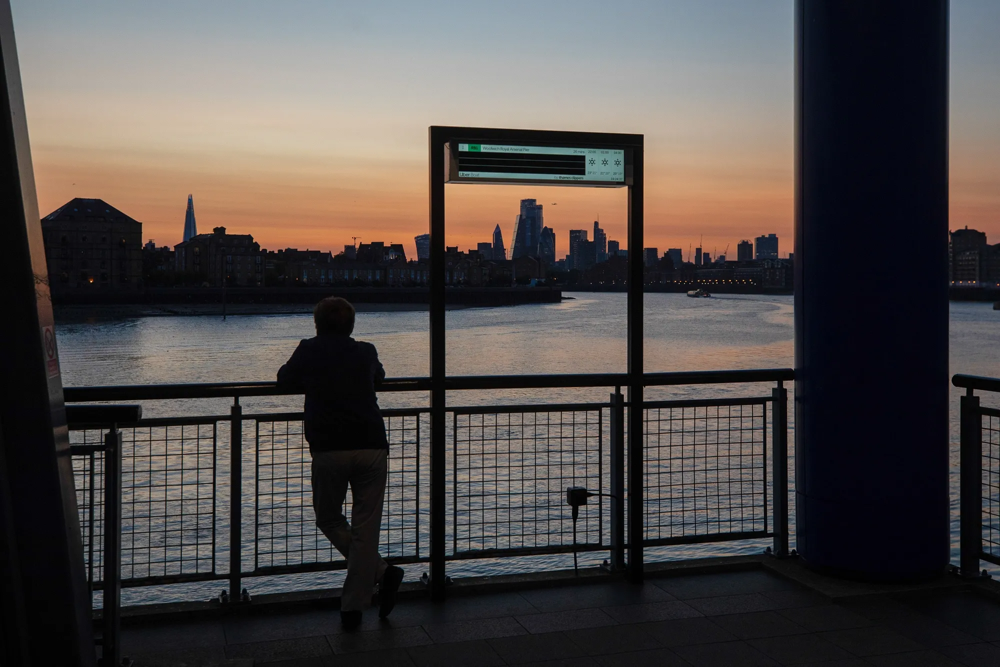 Londoners Venture Back to Work Despite Rise in Virus Infections