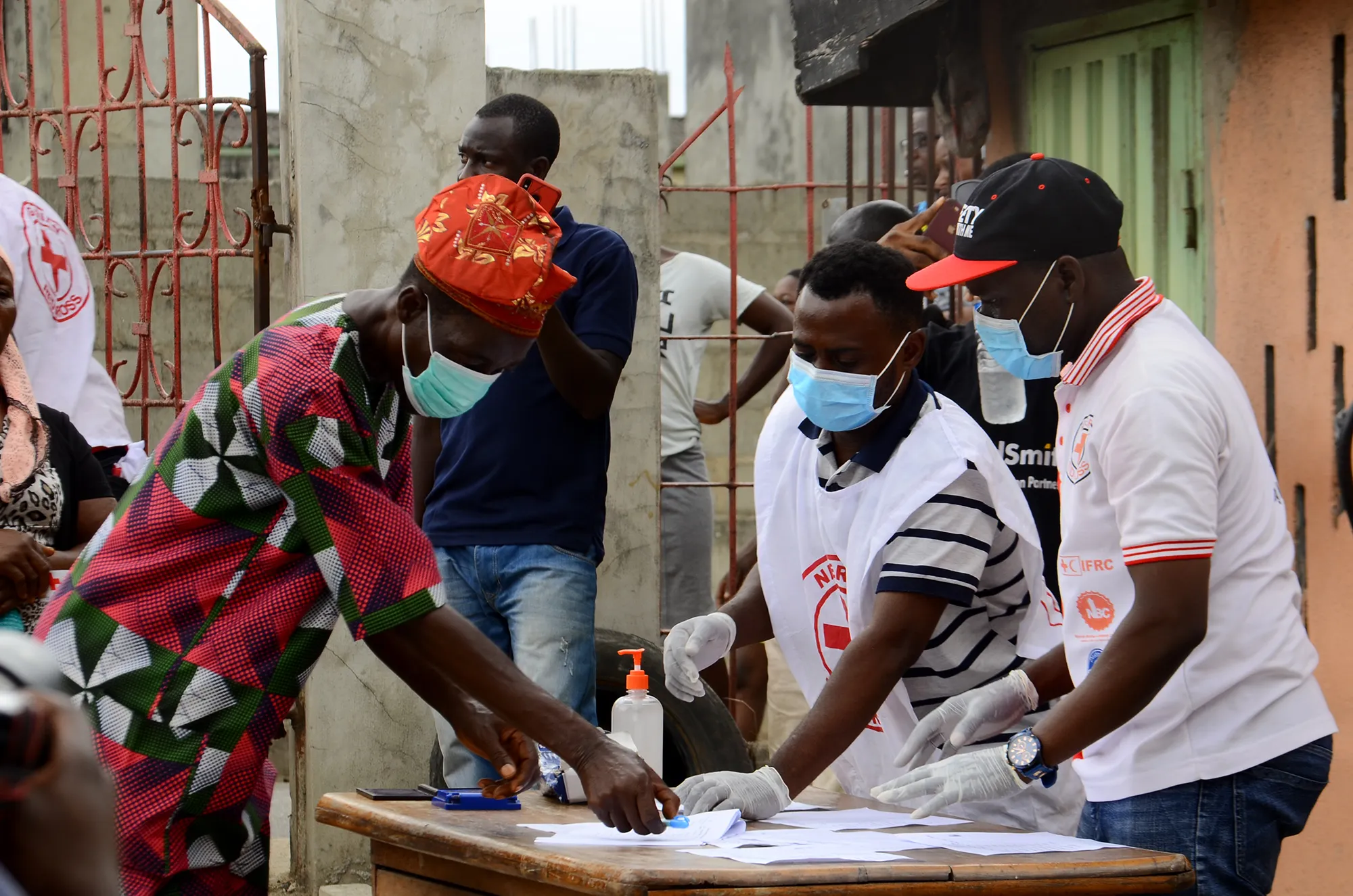 Members of the Nigerian Red Cross Society during the distribution of emergency kits&nbsp;to residences in Lagos State on April 25.