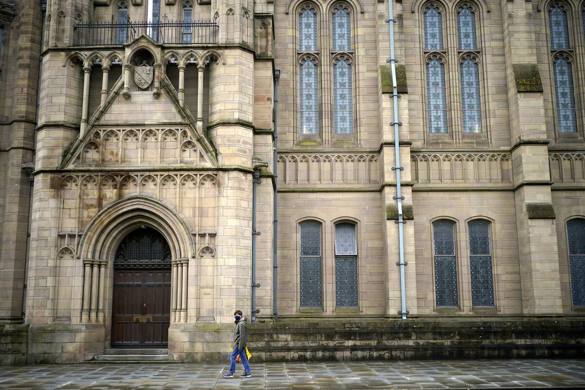 university of manchester deposit refund