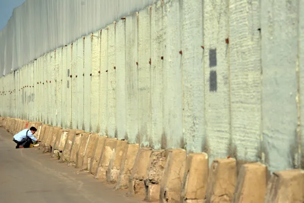 This fence won't keep them out.
