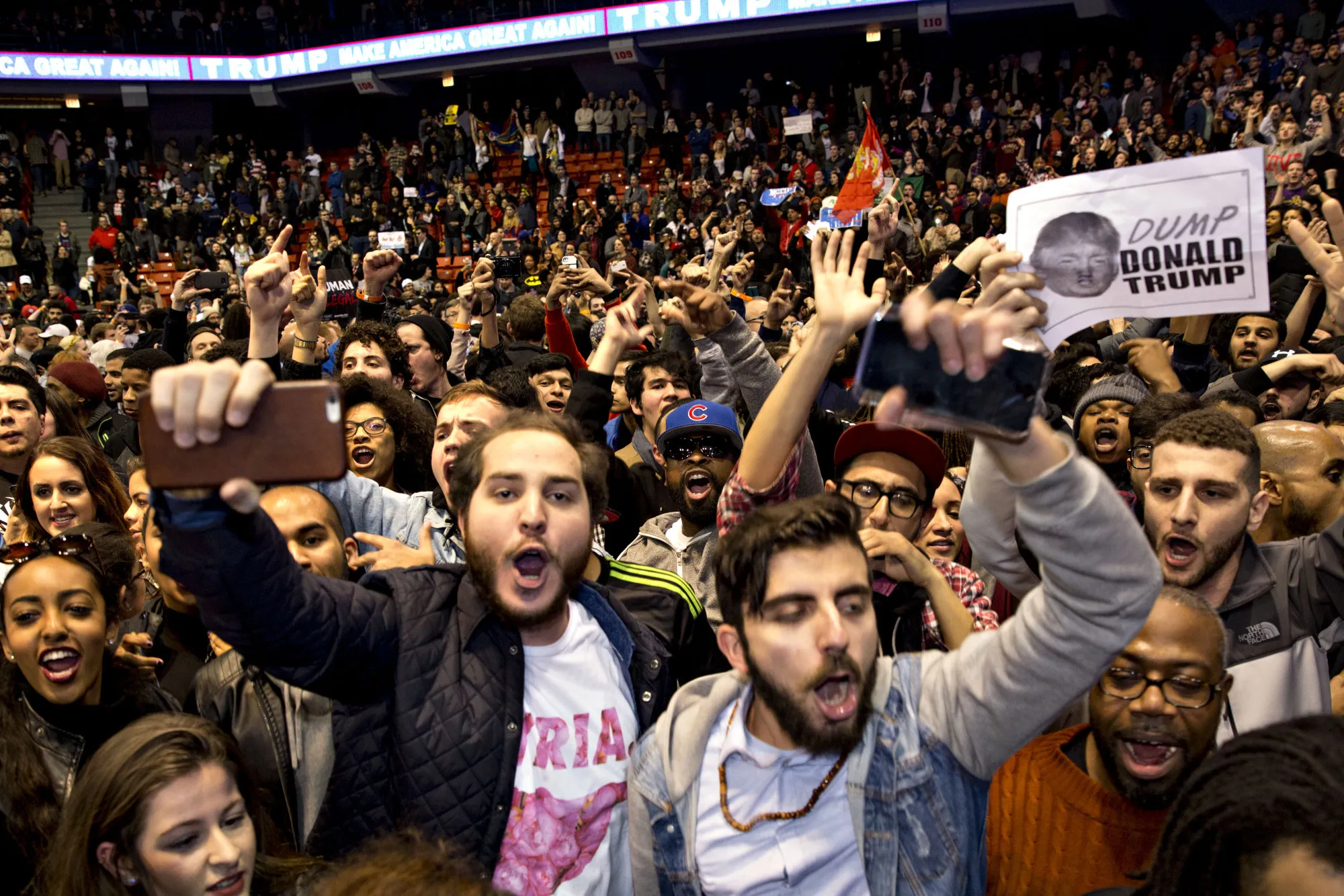 Trump Calls Off Chicago Campaign Rally After Large Protests - Bloomberg