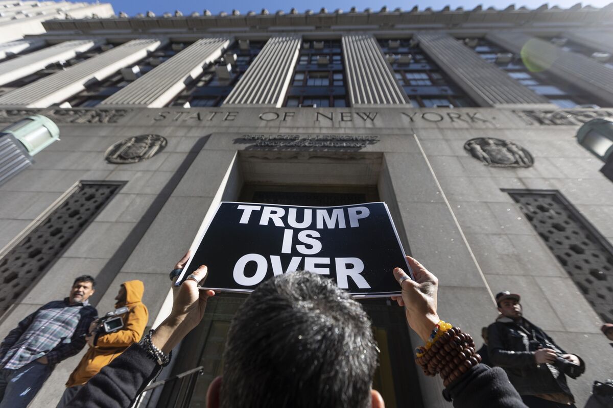 A Mug Shot May Become Donald Trump S 2024 Campaign Image Bloomberg   1200x800 