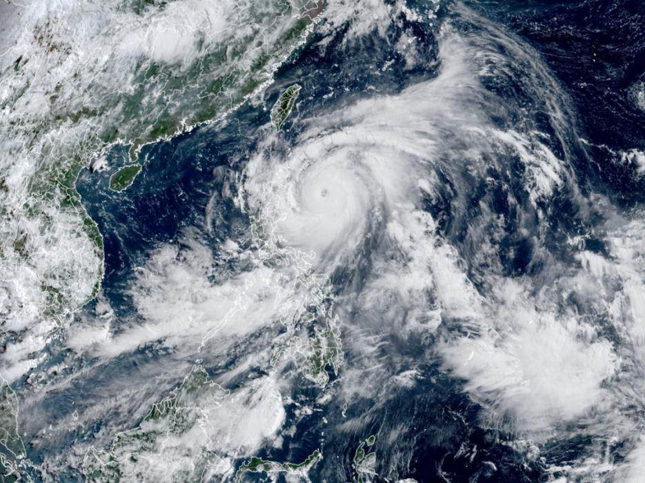 Super Typhoon Hits Philippines Before Heading For China, Taiwan - Bloomberg